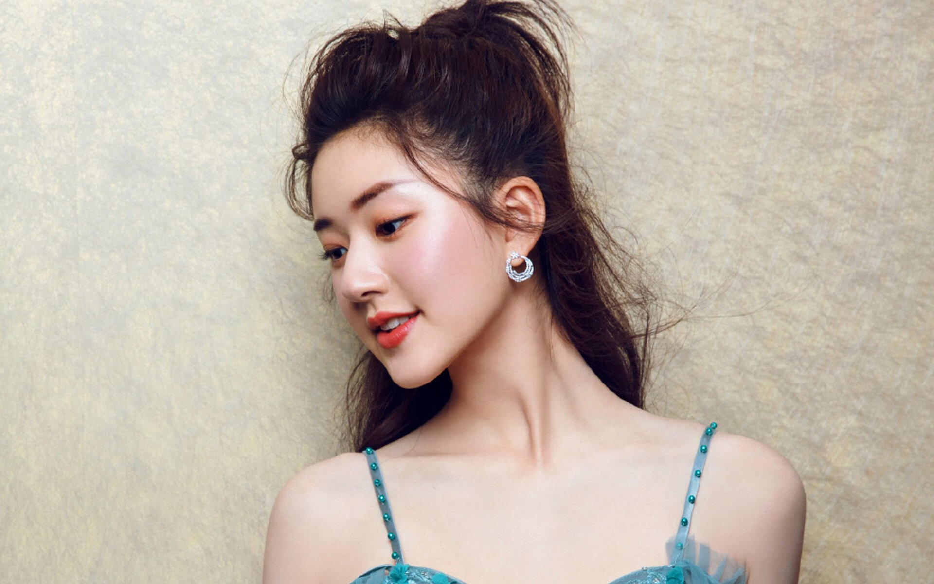 爱游戏娱乐-曹缘男子3米跳板决赛表现亮眼,第38金!曹缘夺跳水男子10米台冠军